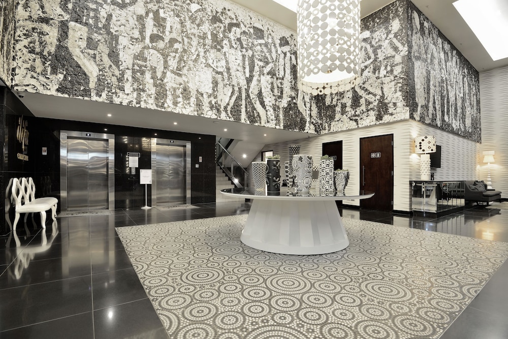 Davinci Hotel And Suites On Nelson Mandela Square 12/67