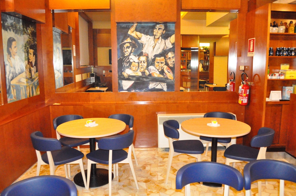 IGEA HOTEL 37/50