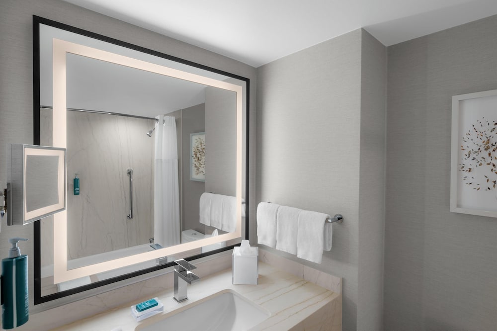 SUPERIOR, SUITE, 2 QUEEN BEDS, ACCESSIBLE