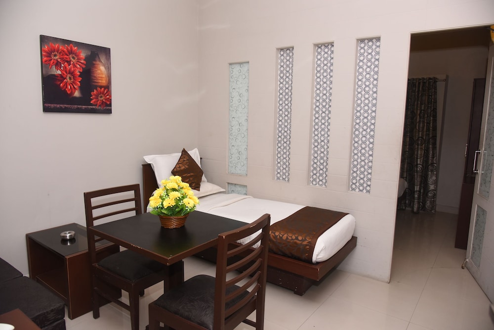 Greens Gate Chennai 24/27
