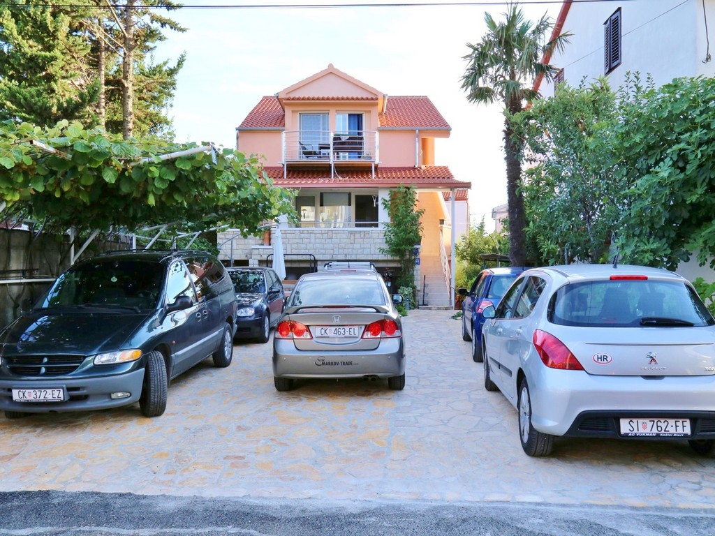 APARTMENTS LJILJANA 33/44
