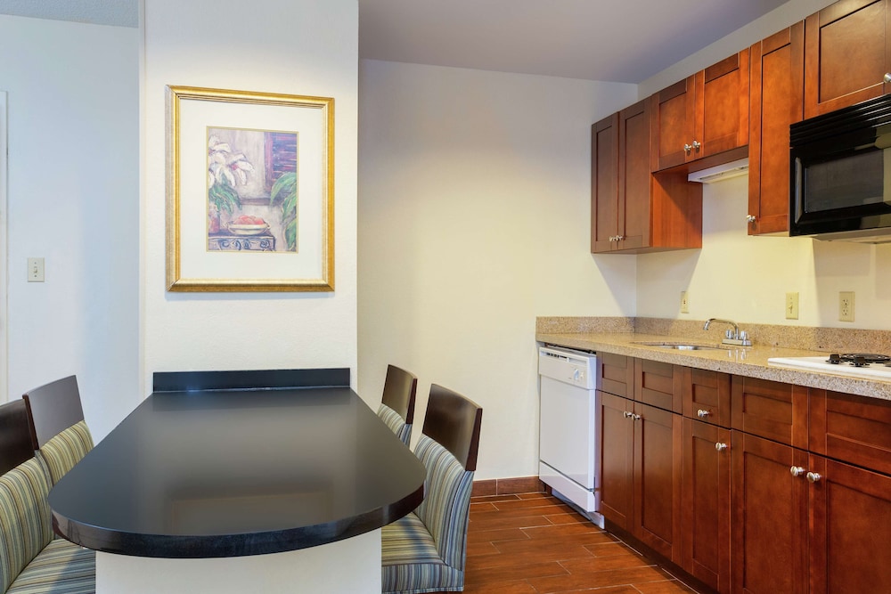 Hampton Inn & Suites Venice Bayside South Sarasota 30/36