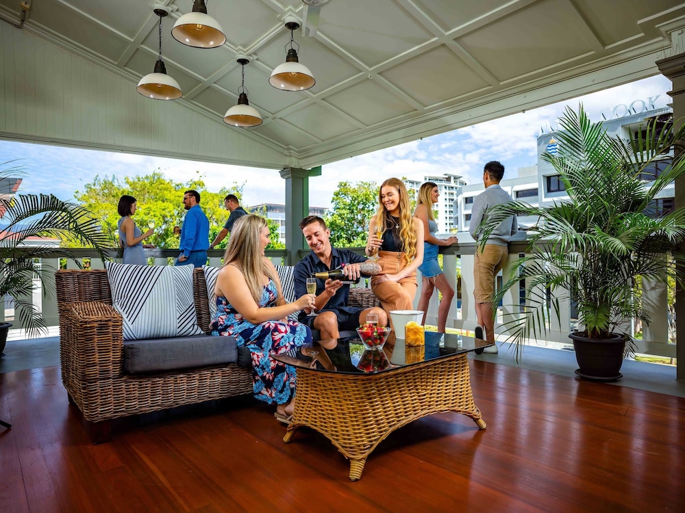 Hides Hotel Cairns 27/39