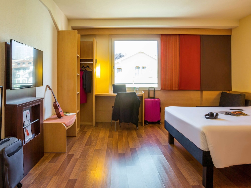 ibis Lausanne Centre 33/57