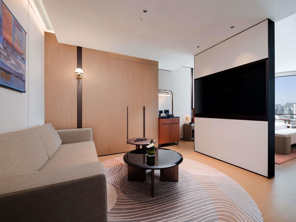 Pullman Chongqing Xiyue 44/65
