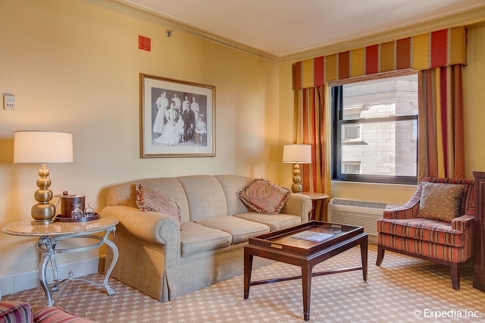 OMNI PARKER HOUSE 40/67