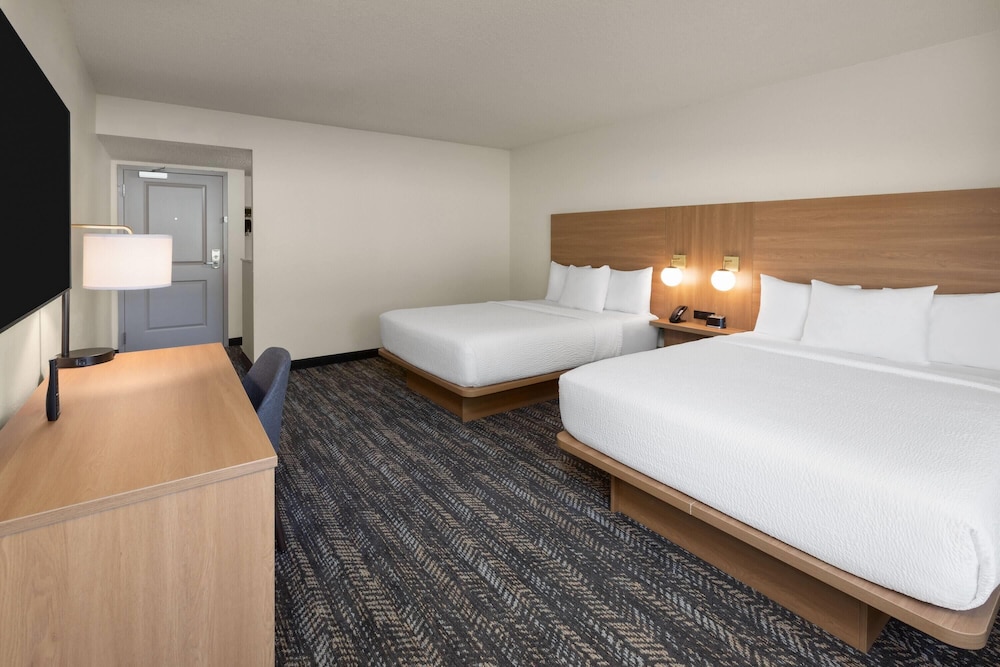 Ramada by Wyndham Merced 27/57
