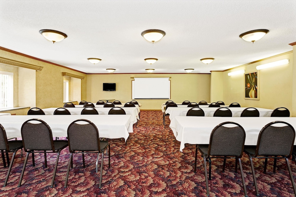 Microtel Inn Suites By Wyndham Florence Cincinnati Airport 29/41