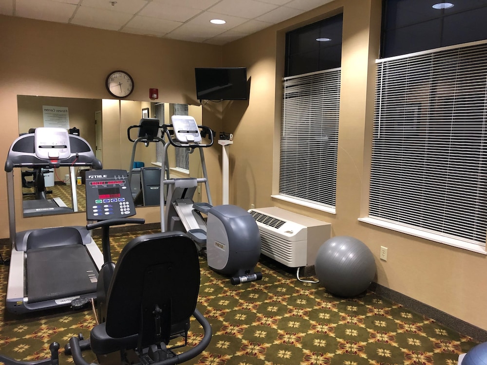 Holiday Inn Express Hocking Hills Logan 45/72