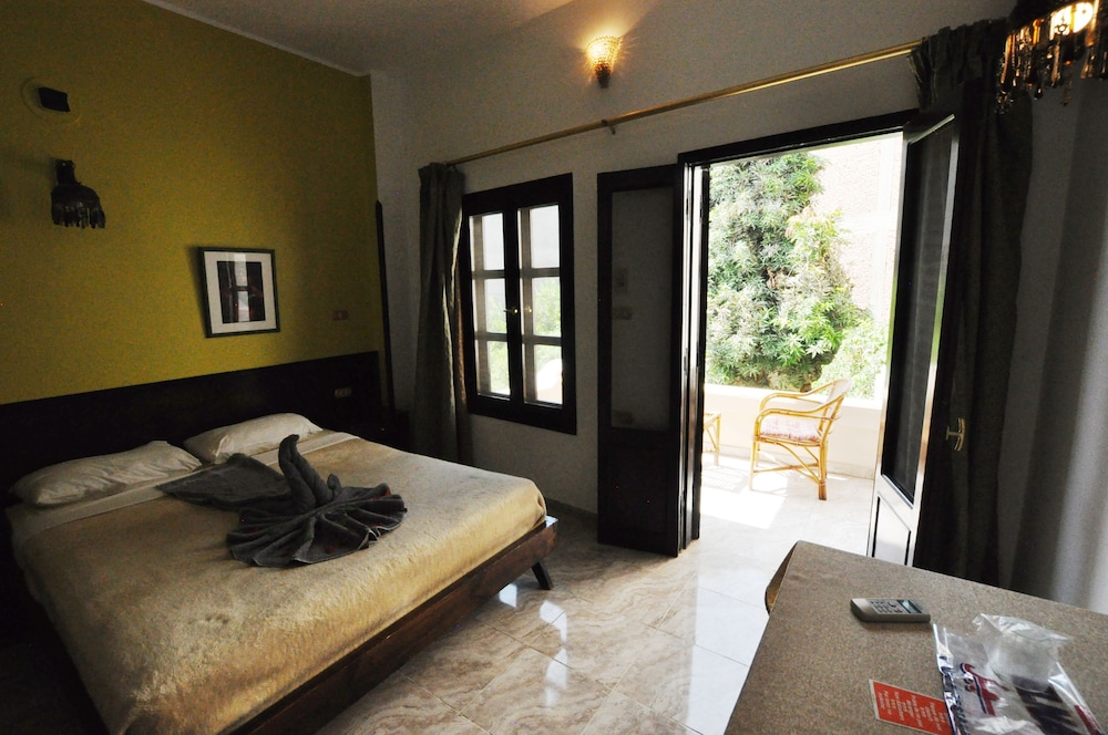 El Nakhil Hotel 12/50