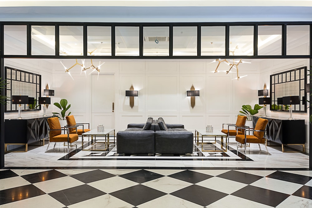 Stonehill Suites 43/65