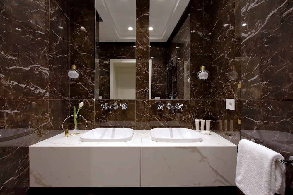 Domna Luxury Suites 19/23
