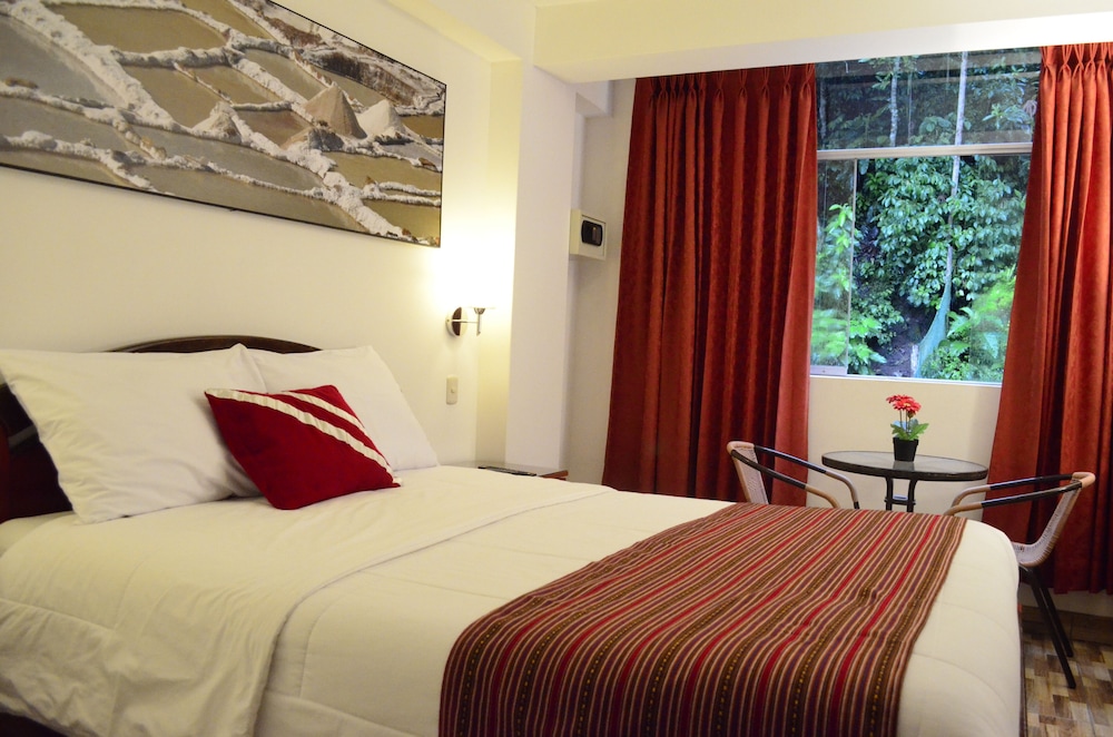 ROOM, DOUBLE BED