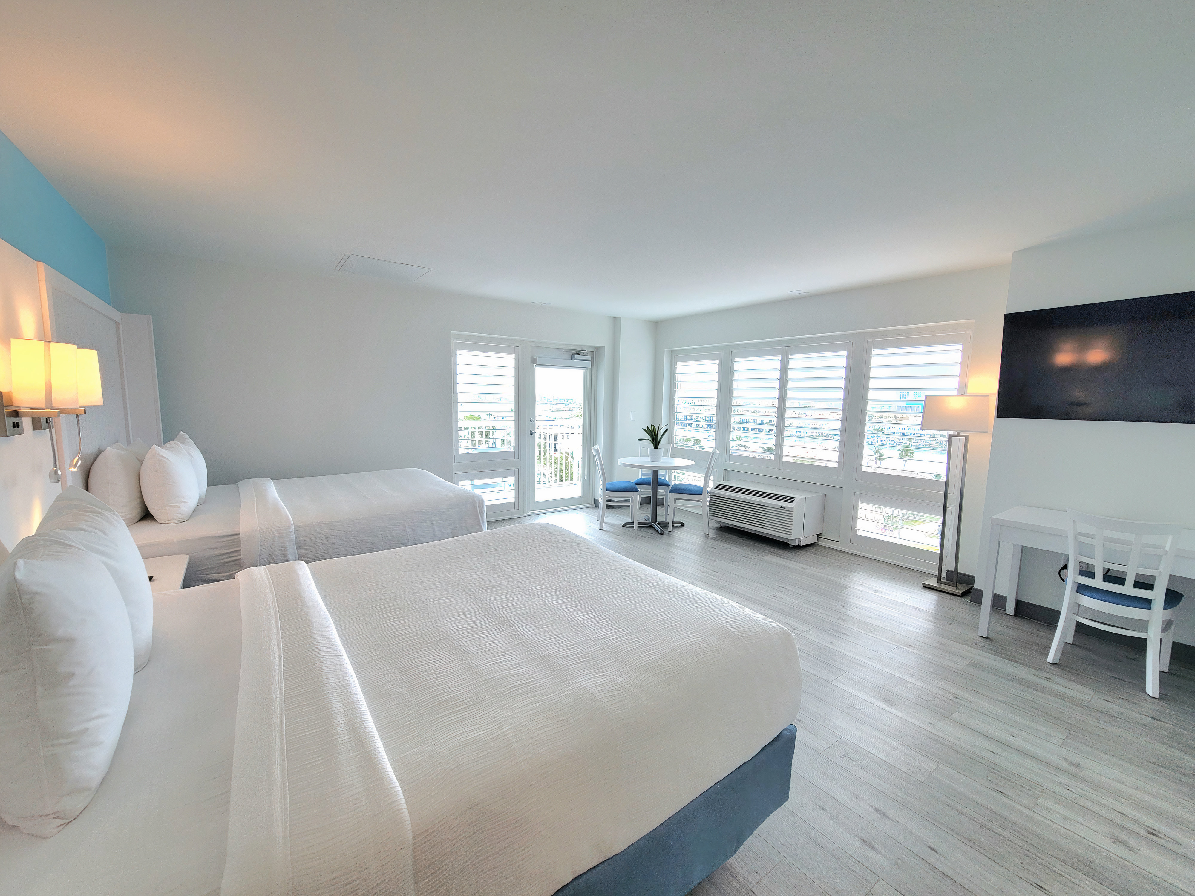 ChartHouse Clearwater Beach Marina Hotel 15/67