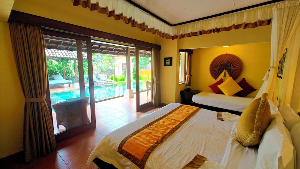 Villa Nirvana 27/81
