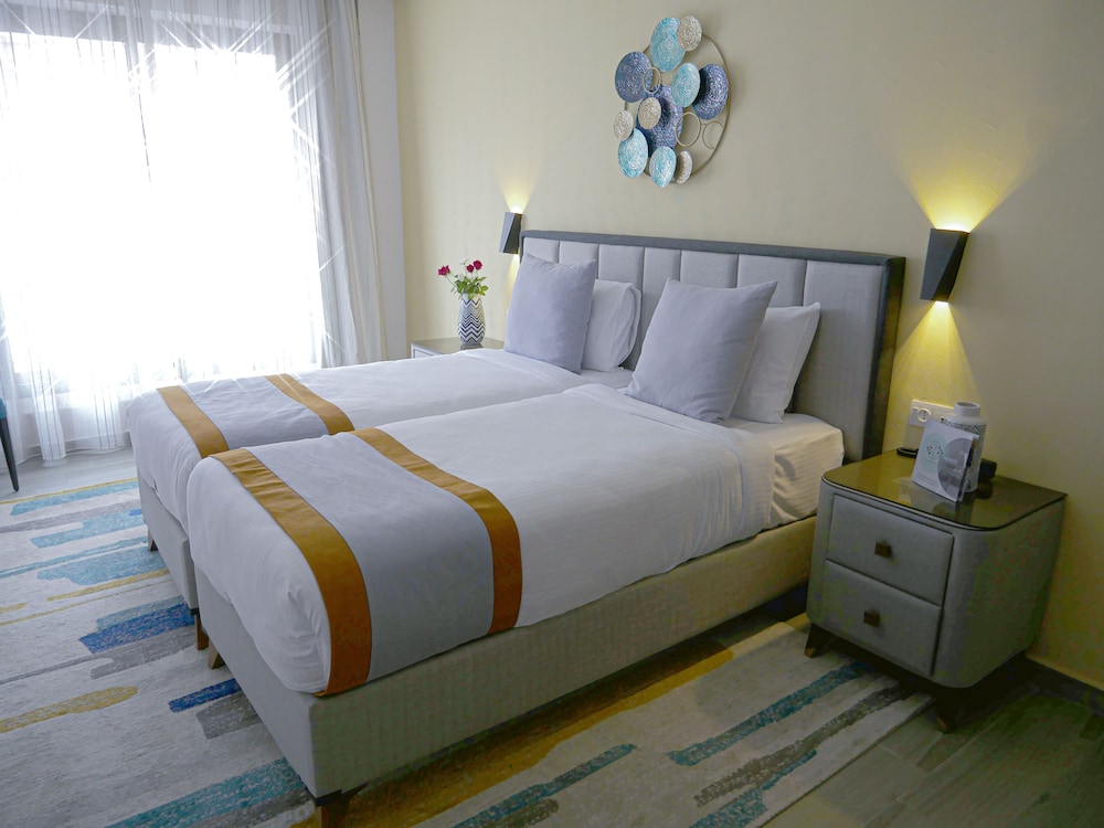 PREMIER, DOUBLE OR TWIN BED