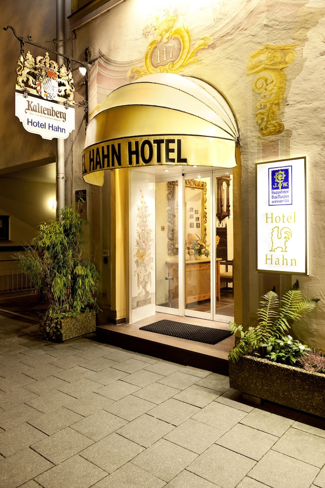 Hahn Hotel 3/35