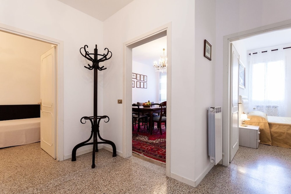 Venice Prince Apartments 19/50