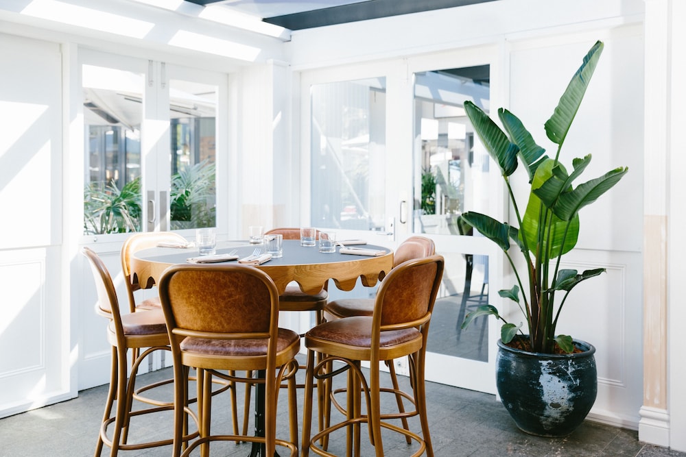 Coogee Bay Hotel Pub Style 36/50