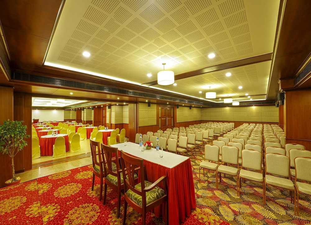 Classic Sarovar Portico 50/56