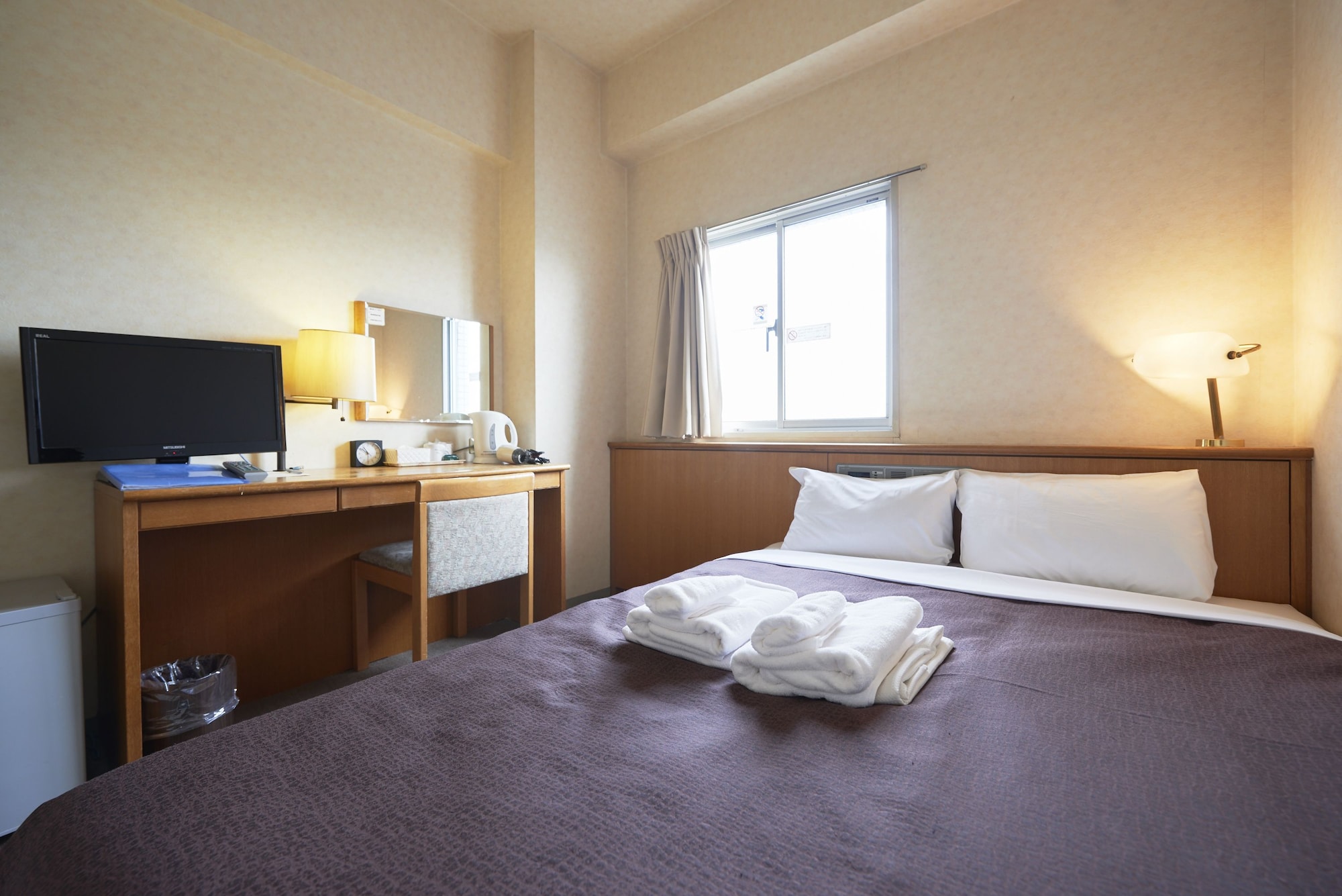 ROOM, DOUBLE BED