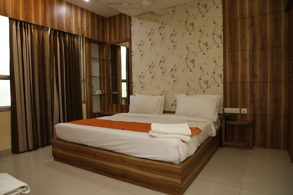Hotel Dolphin International 32/72