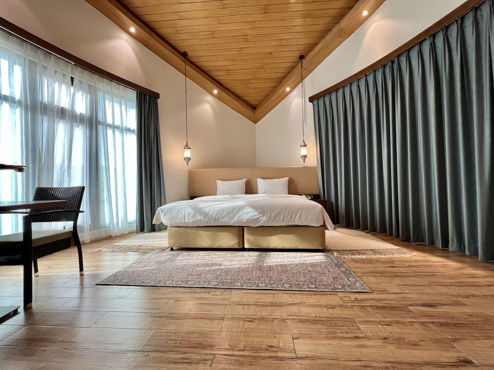 Arabian Nights Resort & Spa 5/21