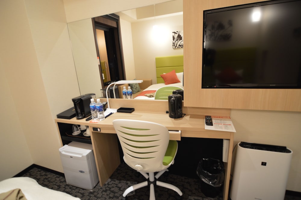 Queen's Hotel Chitose 53/58