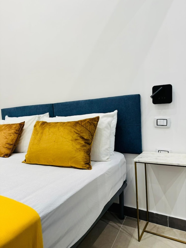 Boutique Hotel Piazza Carita 42/60