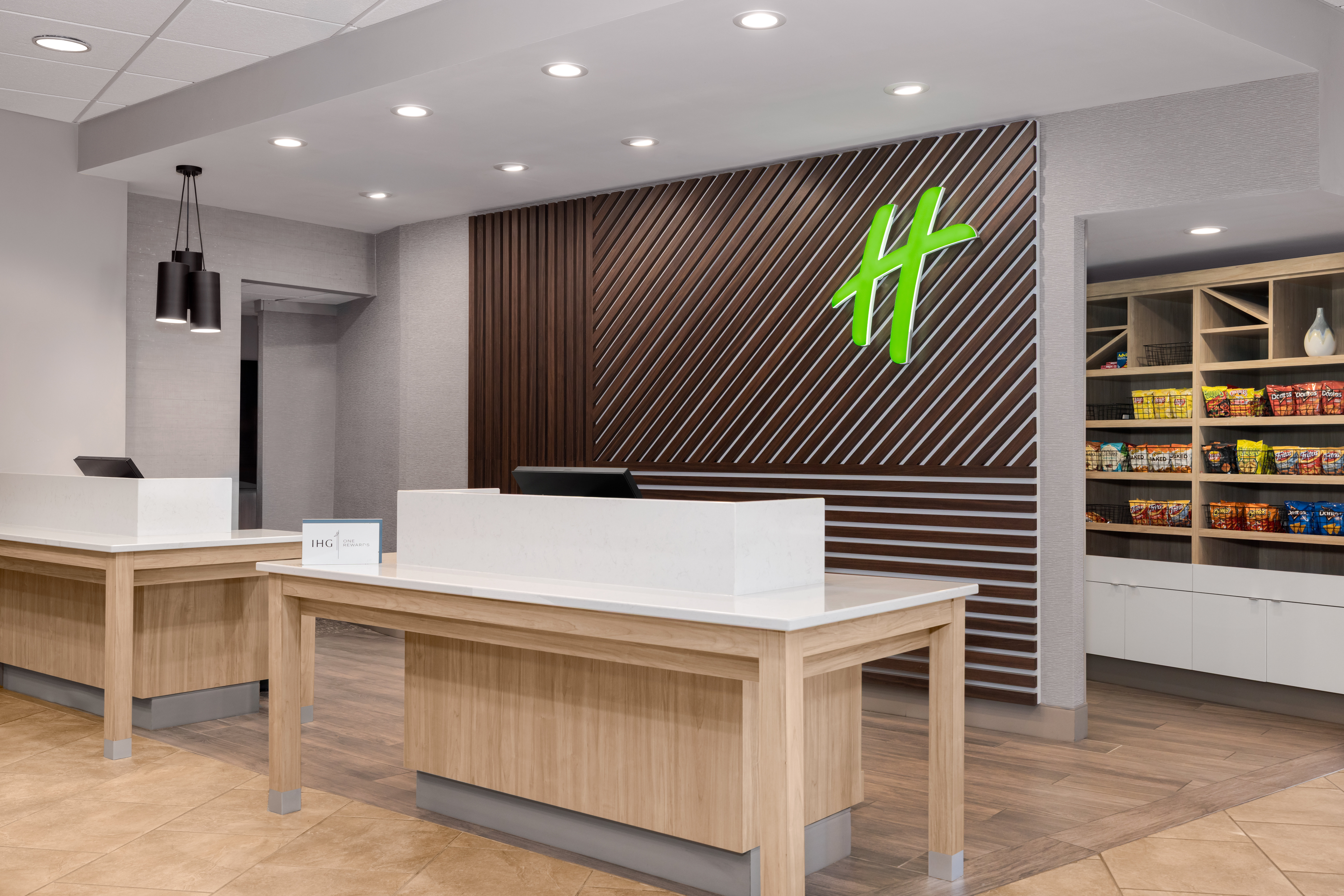 Holiday Inn Hotel And Suites Des Moines Northwest 2/50