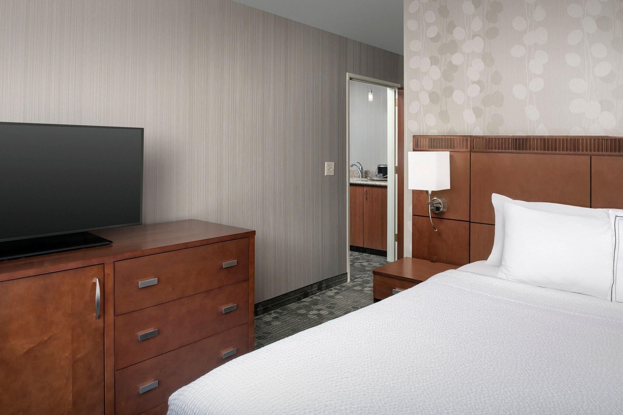1 Bedroom, Suite, King Bed