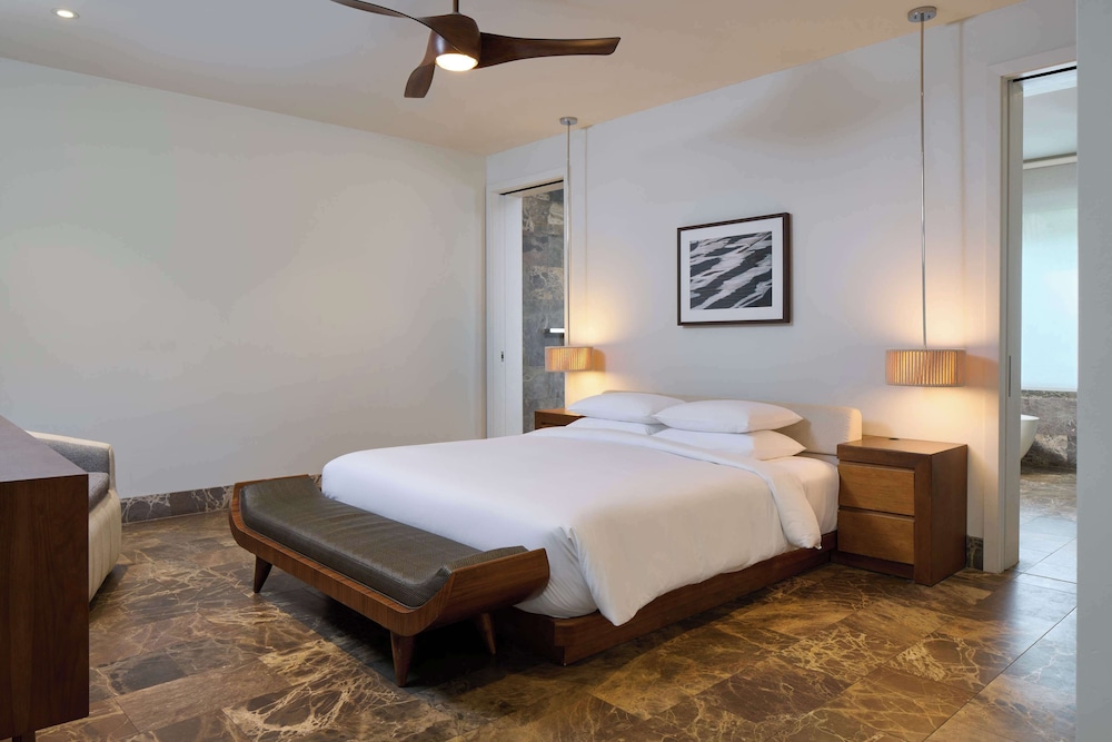 4 Bedrooms, Villa, 4 King Beds, Ocean Front