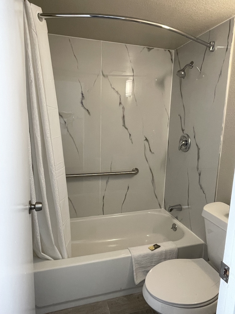 Masters Inn Doraville 16/25