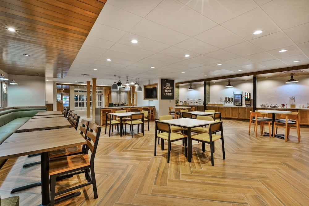 Fairfield Inn & Suites By Marriott Kalamazoo 24/33