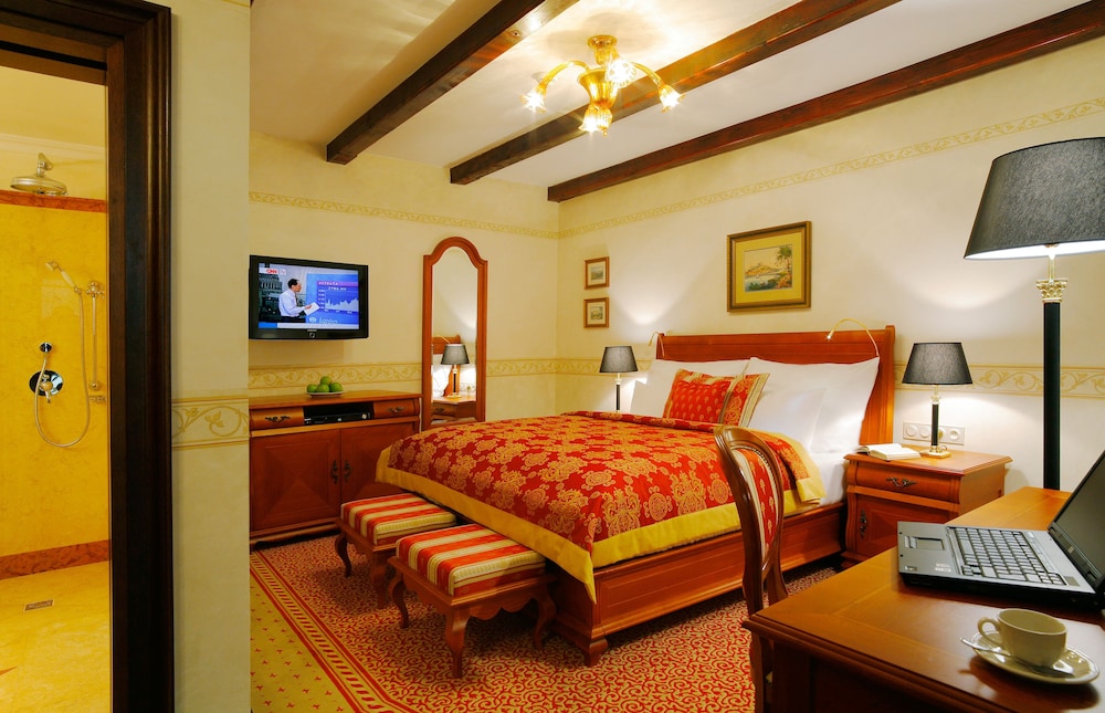 Arcadia Boutique Hotel 52/64