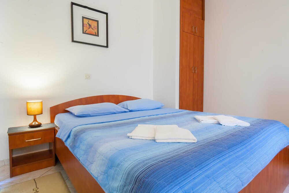 Villa Mitrovic 7/50