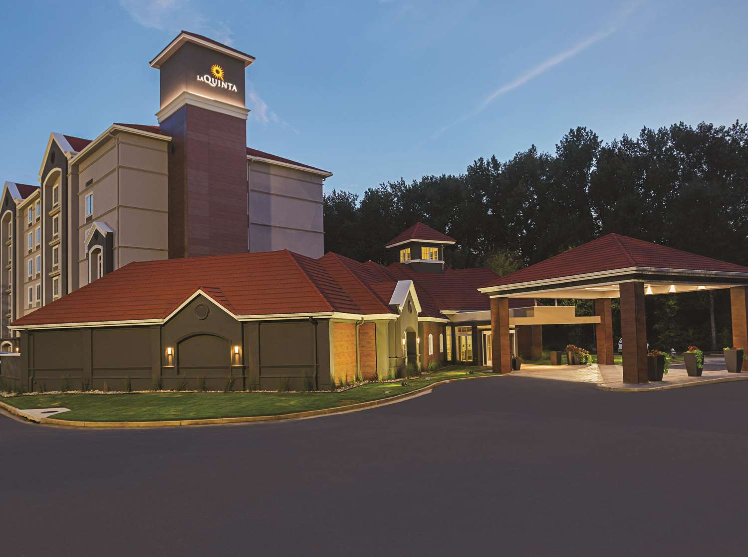 La Quinta Inn & Suites by Wyndham Atlanta Alpharetta 1/37