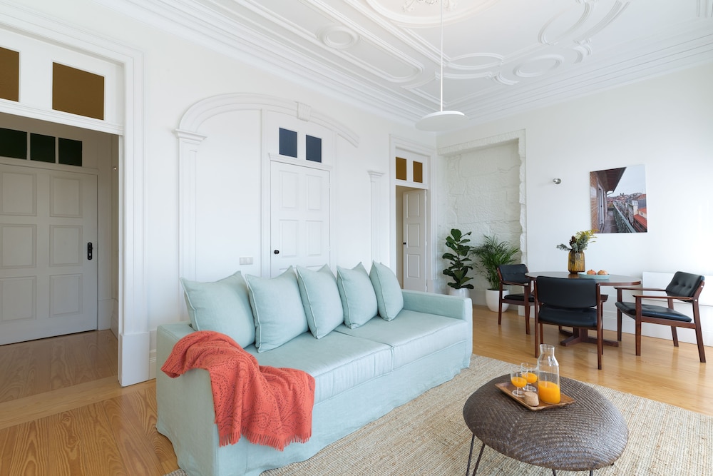 B28 Apartments 24/50
