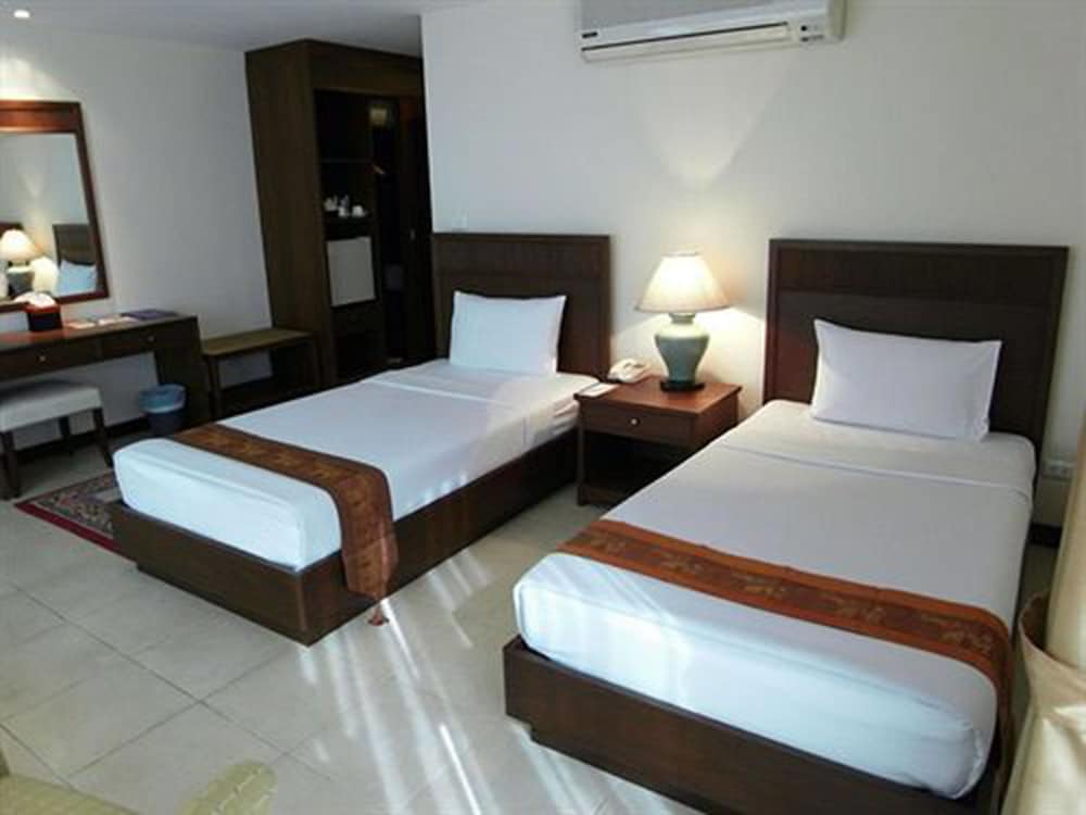 SUPERIOR, TWIN BEDS