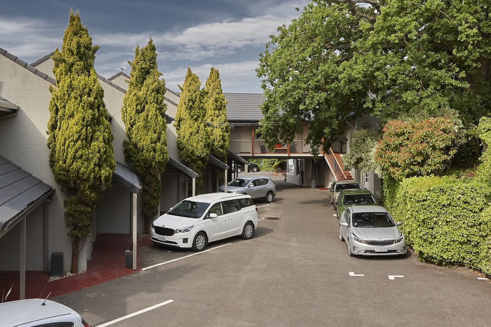 Elphin Motel and Serviced Apartments 38/50