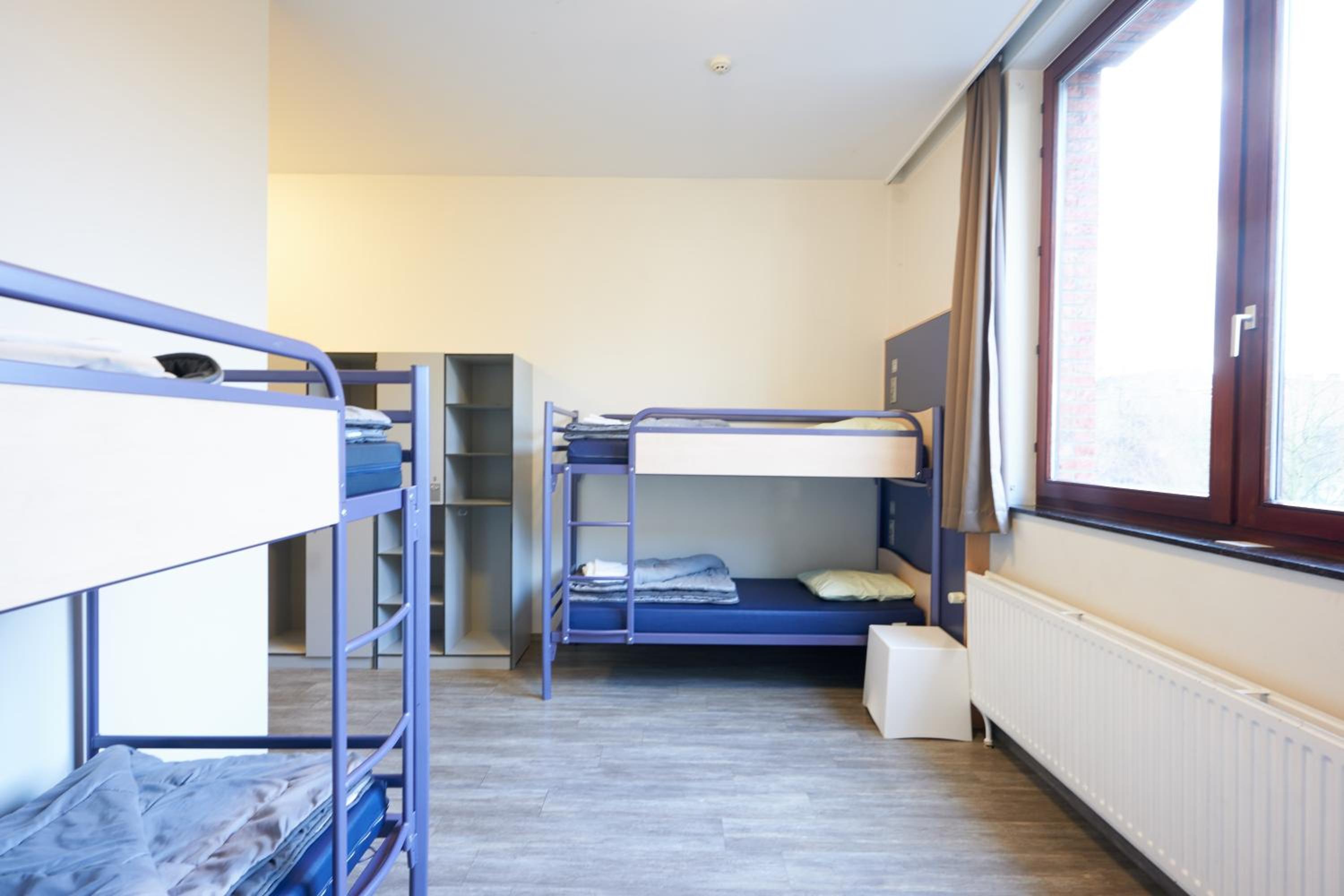 Generation Europe Youth Hostel 28/50