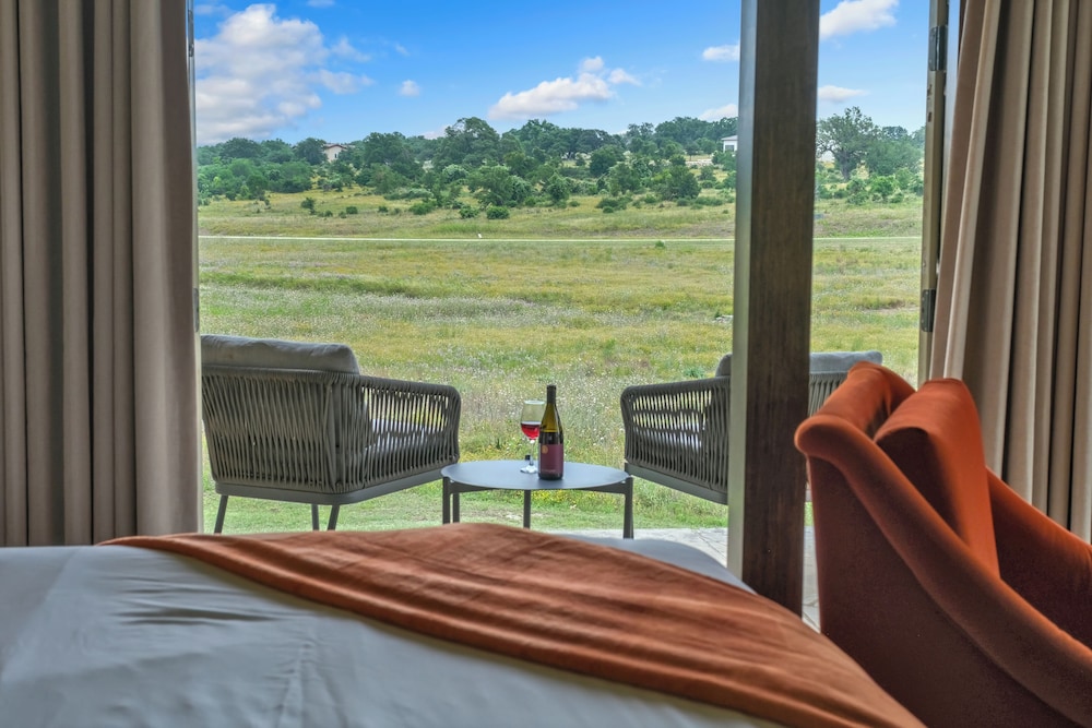 Signature, Suite, King Bed, Vineyard View, Balcony