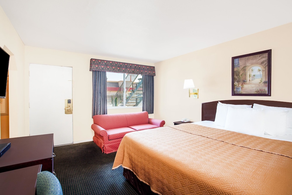 Travelodge By Wyndham Barstow 6/21