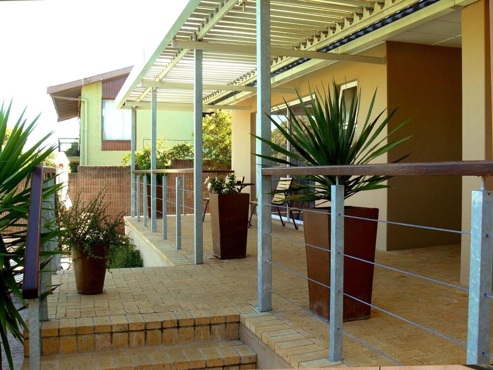 Hajos Lodge and Tours 7/50