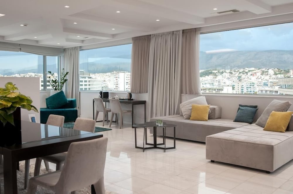 Athenaeum Grand Hotel 28/50