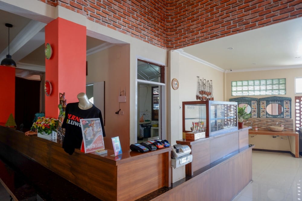 RedDoorz Plus Syariah @ Hotel Boulevard Luwuk 1/46