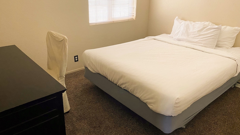 Ticaboo Lodge Lake Powell 34/72