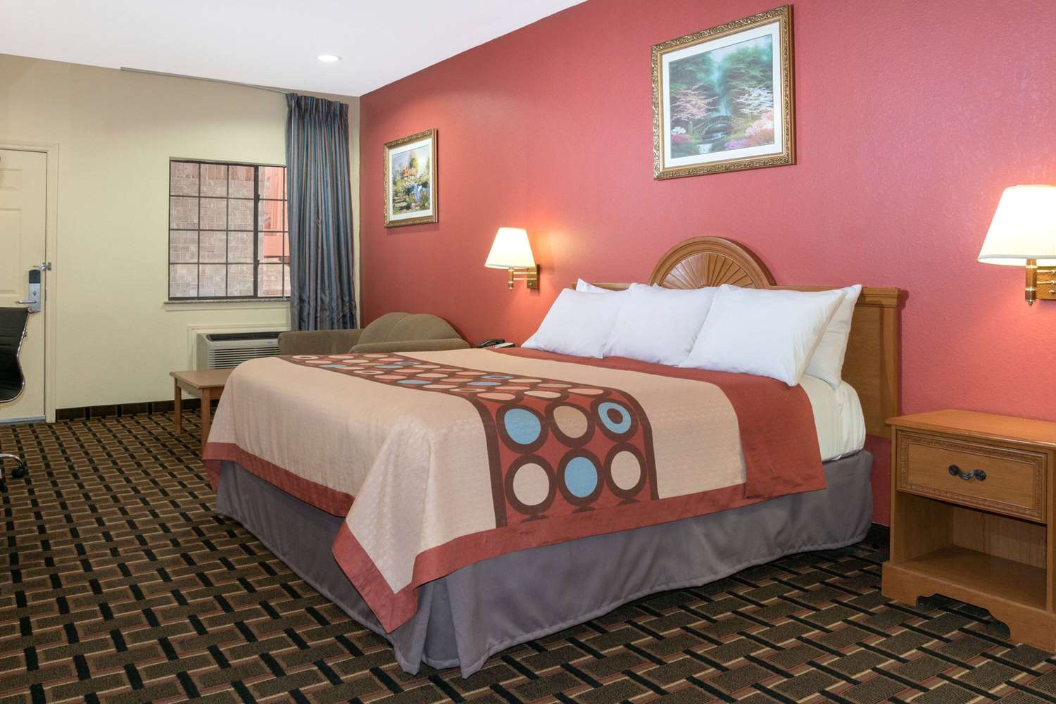Super 8 by Wyndham Stafford Sugarland Area 10/20