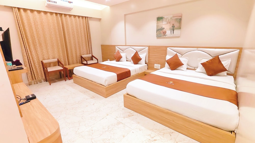 4 BEDROOMS, DELUXE, QUADRUPLE