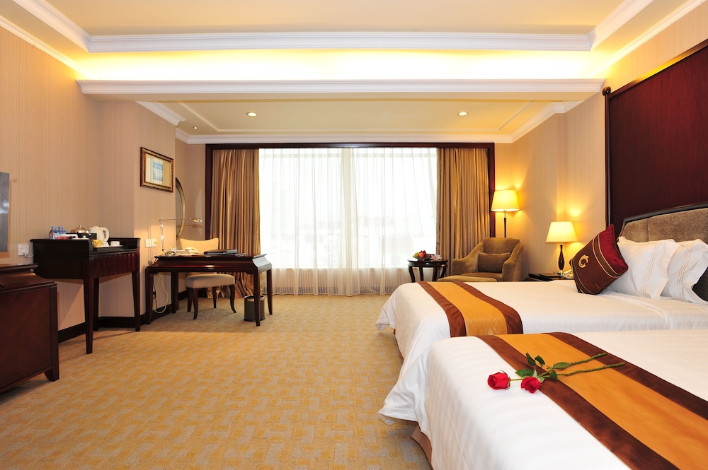 Royal Marina Plaza 17/60